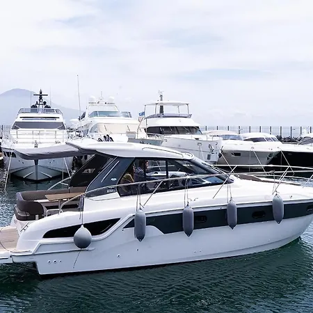 Le 4 Stagioni Dante's H Centro, By Clapa Group Maison d'hôtes