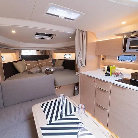 Le 4 Stagioni Dante's H Centro, By Clapa Group Naples