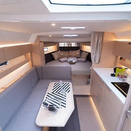 Le 4 Stagioni Dante's H Centro, By Clapa Group 3* Naples