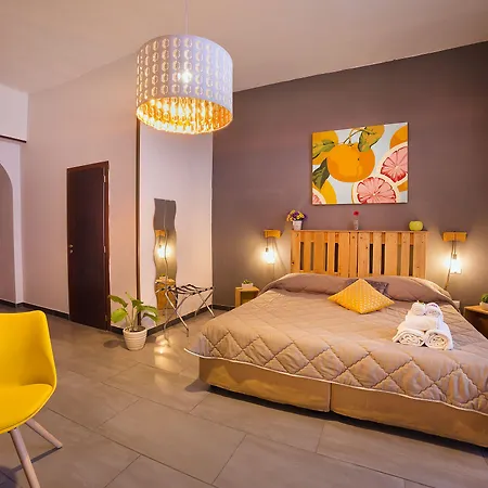 Гостевой дом Le 4 Stagioni Dante's H Centro, By Clapa Group Неаполь