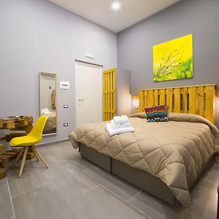 Le 4 Stagioni Dante's H Centro, By Clapa Group Гостевой дом Неаполь