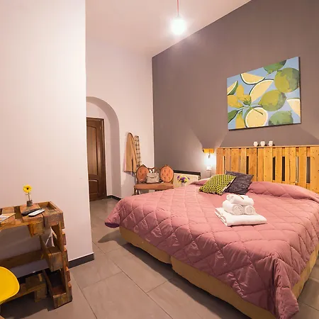Le 4 Stagioni Dante's H Centro, By Clapa Group Гостевой дом Неаполь