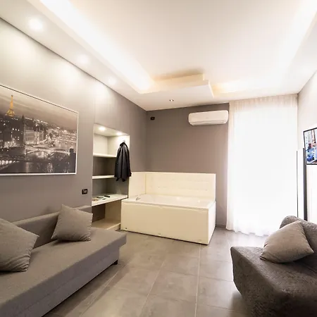 Le 4 Stagioni Dante's H Centro, By Clapa Group Гостевой дом 3*