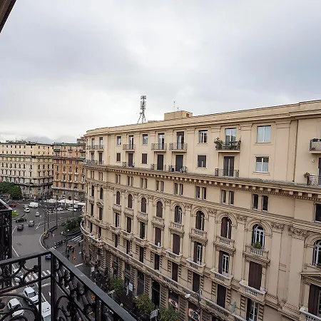 Le 4 Stagioni Dante's H Centro, By Clapa Group Гостевой дом 3*