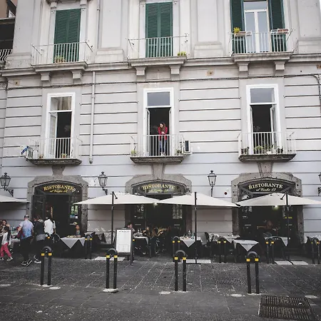 Le 4 Stagioni Dante's H Centro, By Clapa Group