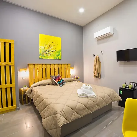 Penzion Le 4 Stagioni Dante's H Centro, By Clapa Group