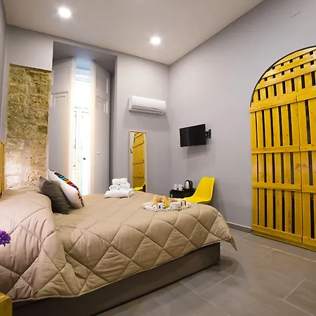 Le 4 Stagioni Dante's H Centro, By Clapa Group Гостевой дом Неаполь